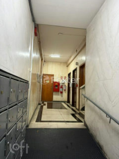 Image 25 - 882257