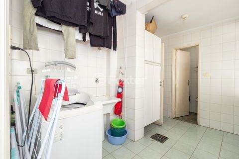 Image 37 - 882449