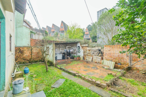 Image 32 - 882529