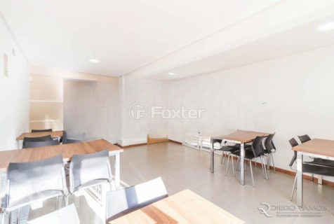 Image 21 - 882644