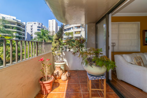 Image 3 - 882700