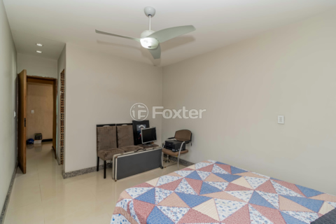 Image 31 - 882874