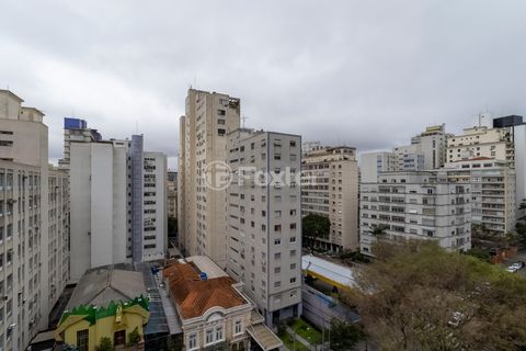 Image 24 - 883248