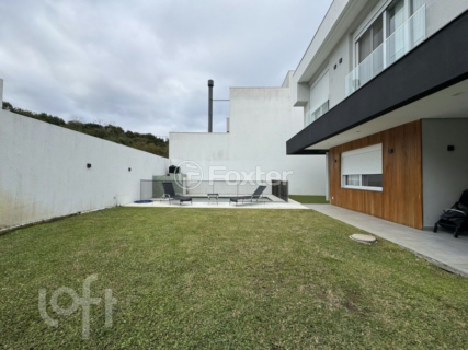 Image 21 - 883587