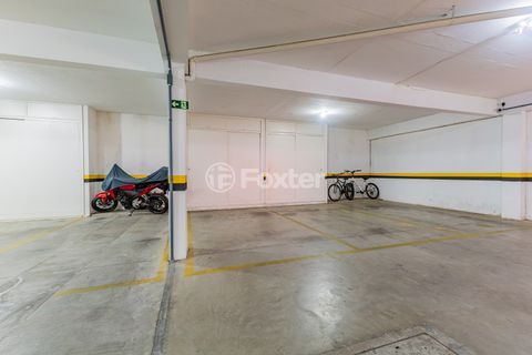 Image 35 - 883693