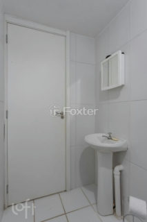 Image 6 - 883697
