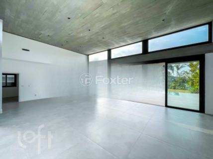 Image 33 - 883736