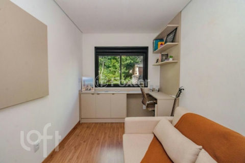 Image 39 - 883776
