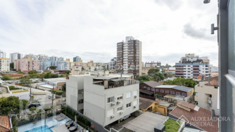 Image 12 - 884067