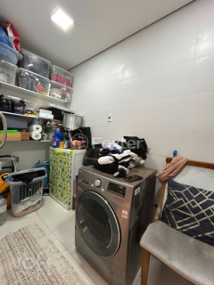 Image 39 - 884141
