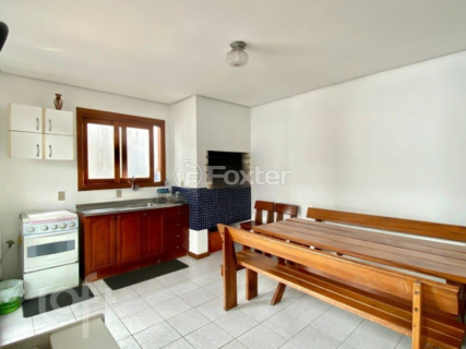 Image 37 - 884155