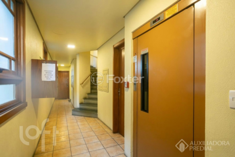 Image 33 - 884173