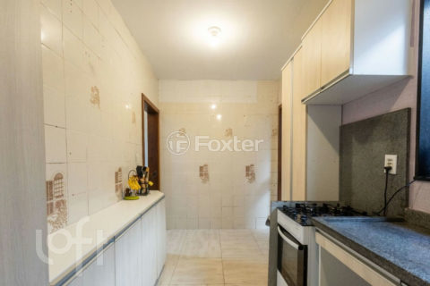 Image 7 - 884385