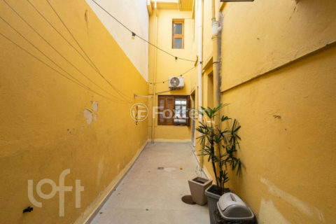 Image 9 - 884385