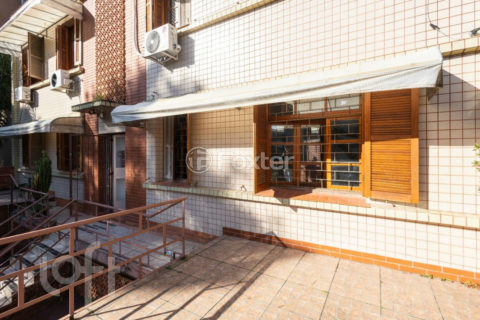 Image 22 - 884385