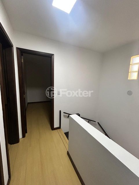 Image 7 - 884397