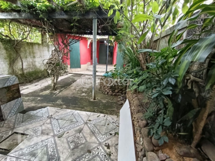 Image 24 - 884479