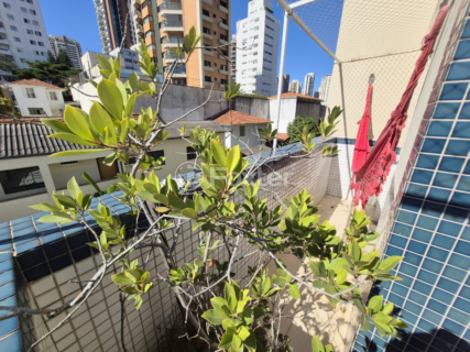 Image 29 - 884626