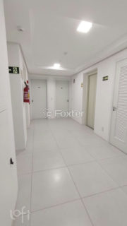 Image 31 - 884678