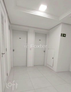 Image 30 - 884678