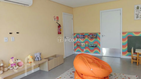 Image 7 - 884678