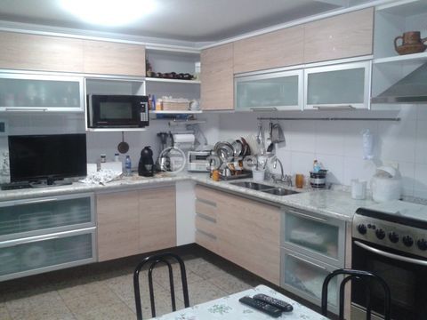 Image 26 - 884686