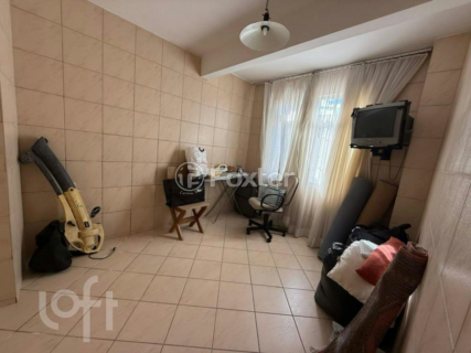Image 33 - 884843