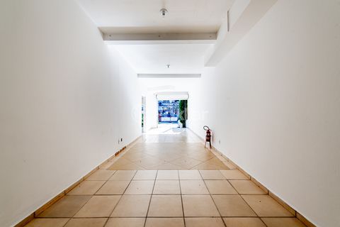 Image 33 - 885195