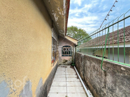 Image 28 - 885353