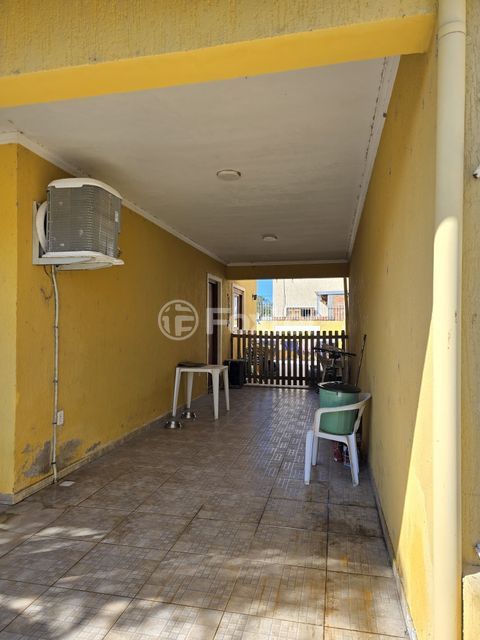 Image 22 - 885482