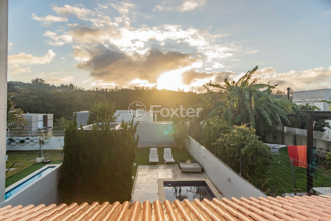 Image 31 - 885754