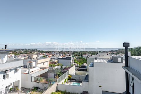 Image 27 - 885784
