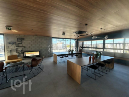 Image 33 - 885789