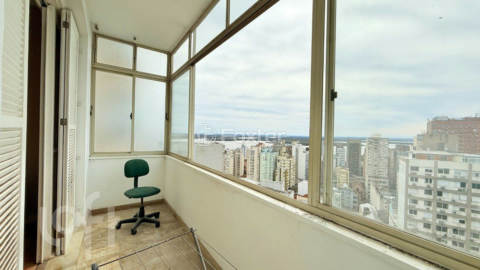 Image 36 - 885812