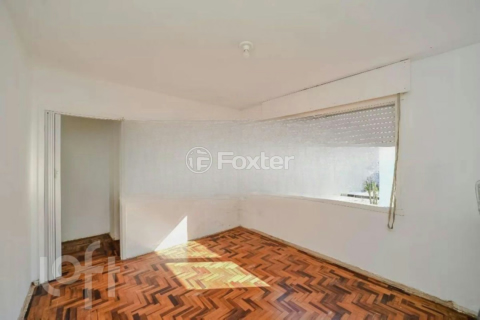 Image 21 - 885822