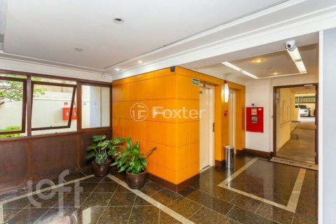 Image 34 - 885928