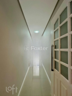 Image 17 - 885984