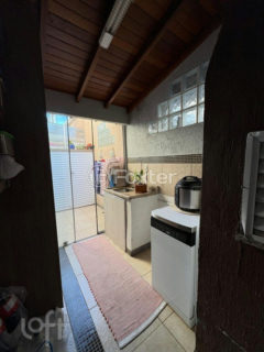 Image 20 - 886048