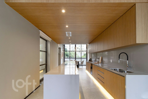 Image 21 - 886075
