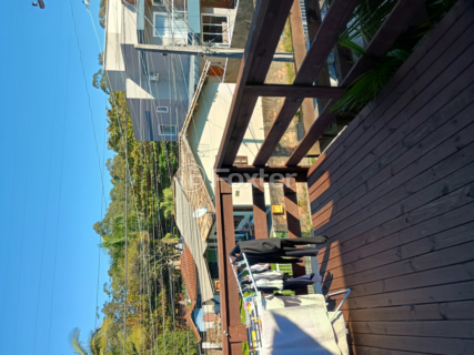 Image 17 - 886202