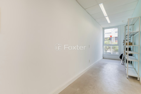 Image 34 - 886220