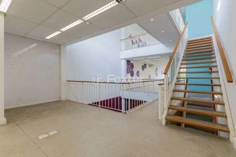 Image 46 - 886220