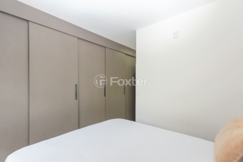 Image 21 - 886278