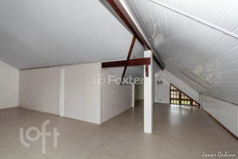Image 31 - 886340