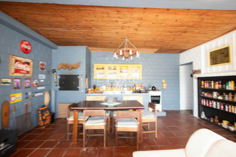 Image 21 - 886351