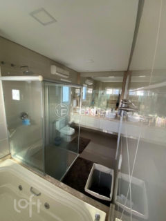 Image 21 - 886387