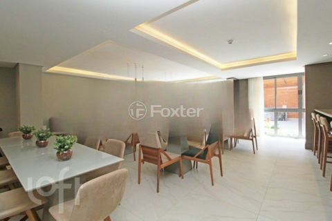 Image 21 - 886423