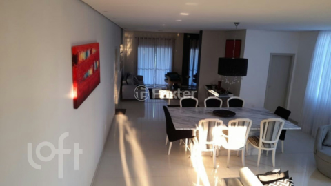 Image 33 - 886552
