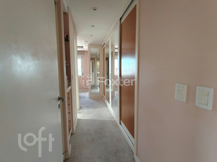 Image 25 - 886564