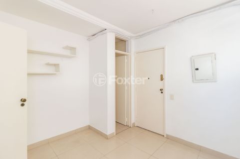 Image 31 - 886675